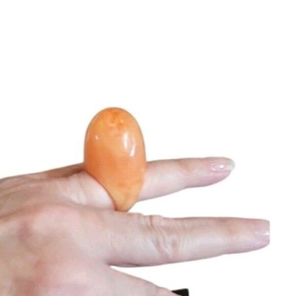 Vintage Huge Chunky Lucite Ring Cream Orange Bubble Marble 80s Mod Retro Size 7 - Picture 1 of 6